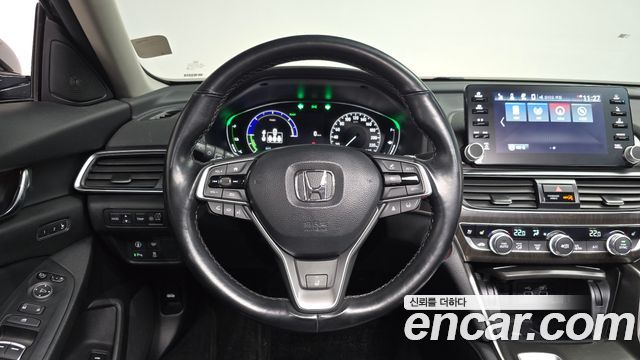 Honda Accord (X) 2.0 Hybrid Touring 2021 — фото 13