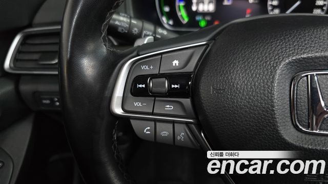 Honda Accord (X) 2.0 Hybrid Touring 2021 — фото 16