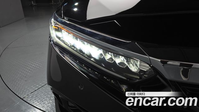 Honda Accord (X) 2.0 Hybrid Touring 2021 — фото 22