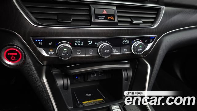 Honda Accord (X) 2.0 Hybrid Touring 2021 — фото 32
