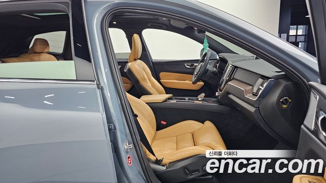 Volvo XC60 (II) B6 Inscirtion 2022 — фото 15