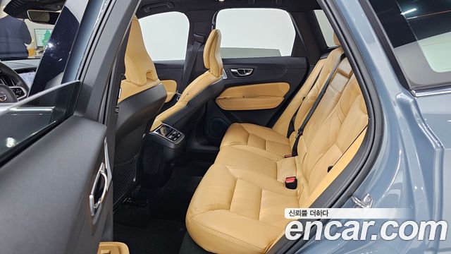 Volvo XC60 (II) B6 Inscirtion 2022 — фото 16