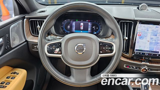 Volvo XC60 (II) B6 Inscirtion 2022 — фото 17