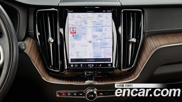 Volvo XC60 (II) B6 Inscirtion 2022 — фото 18