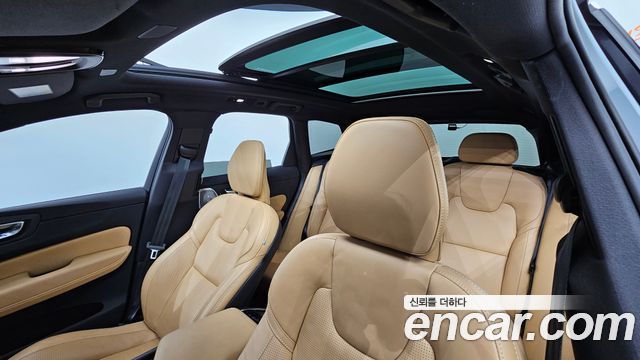 Volvo XC60 (II) B6 Inscirtion 2022 — фото 22