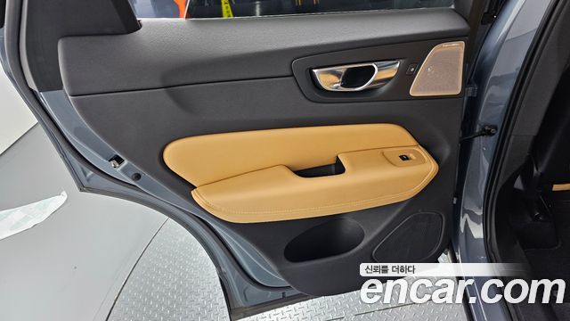 Volvo XC60 (II) B6 Inscirtion 2022 — фото 31
