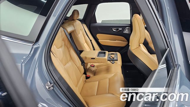 Volvo XC60 (II) B6 Inscirtion 2022 — фото 32