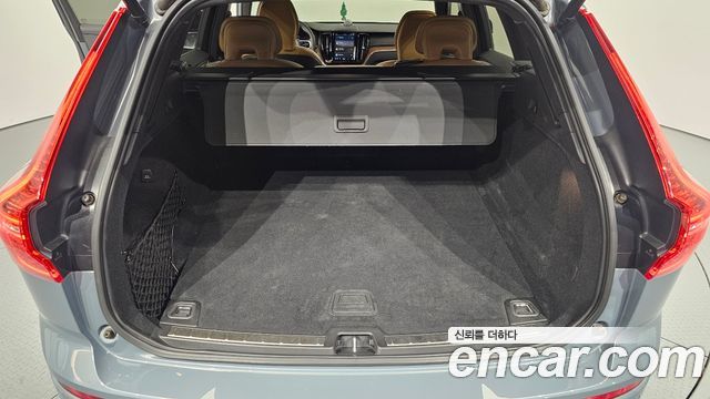 Volvo XC60 (II) B6 Inscirtion 2022 — фото 39