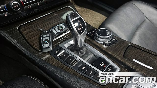BMW 5 Series (F10) 528i xDrive Luxury 2014 — фото 9