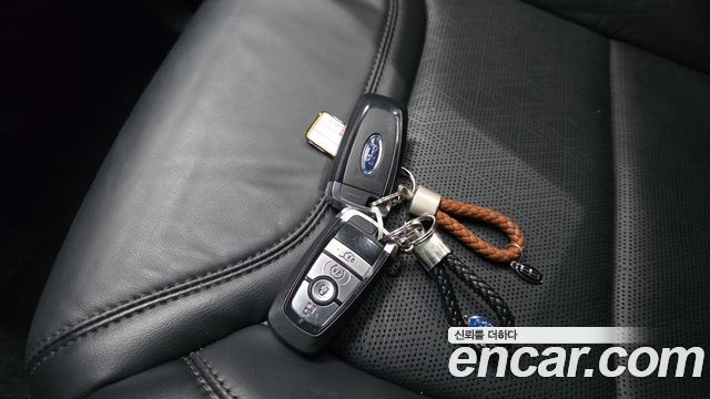 Ford Explorer (VI) 3.0 Platinum 4WD 2021 — фото 40