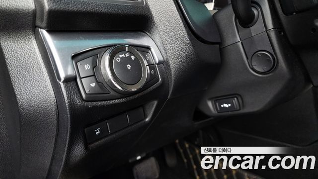 Ford Explorer 2.3 Limited 4WD 5th 2016 — фото 16