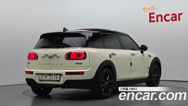 MINI Cooper Clubman Standard 2nd 2019 — фото 2