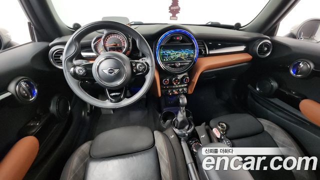 MINI Cooper S Seven Edition 3rd 2017 — фото 7