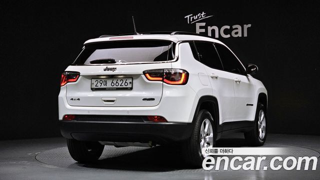 Jeep Compass (II) 2.4 Longitude AWD 2018 — фото 2