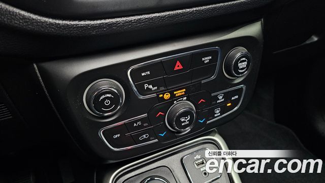 Jeep Compass (II) 2.4 Longitude AWD 2018 — фото 13