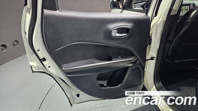 Jeep Compass (II) 2.4 Longitude AWD 2018 — фото 25