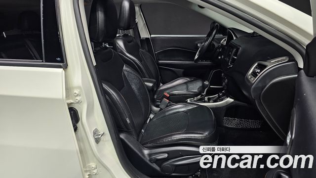 Jeep Compass (II) 2.4 Longitude AWD 2018 — фото 26