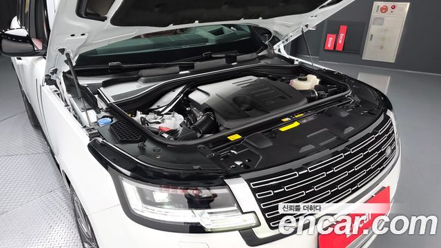 Land Rover Range Rover (V) P550E AB 2025 — фото 6