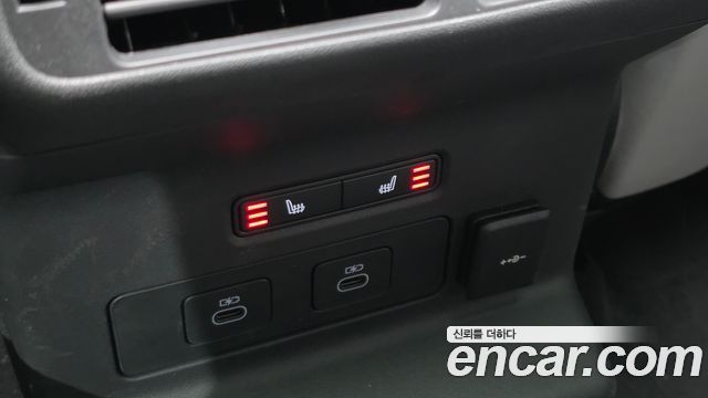 Land Rover Range Rover Velar 2.0 P400E Dynamic SE 2026 — фото 23
