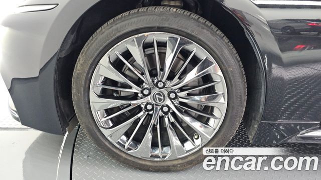 Lexus LS500h (V) 3.5 Platinum AWD 2018 — фото 5