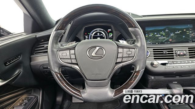 Lexus LS500h (V) 3.5 Platinum AWD 2018 — фото 14