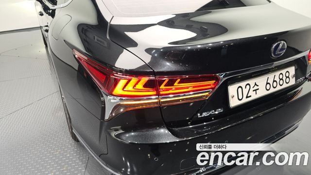Lexus LS500h (V) 3.5 Platinum AWD 2018 — фото 23