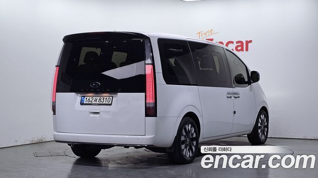 Hyundai Staria Lounge 9-Seater Inspiration 2022 — фото 2