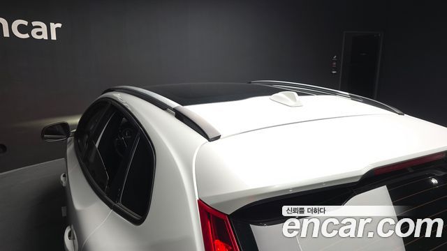 Volvo V40 Cross Country D3 2019 — фото 29