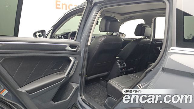 Volkswagen Tiguan (II) 2.0 TDI Prestige 2024 — фото 15