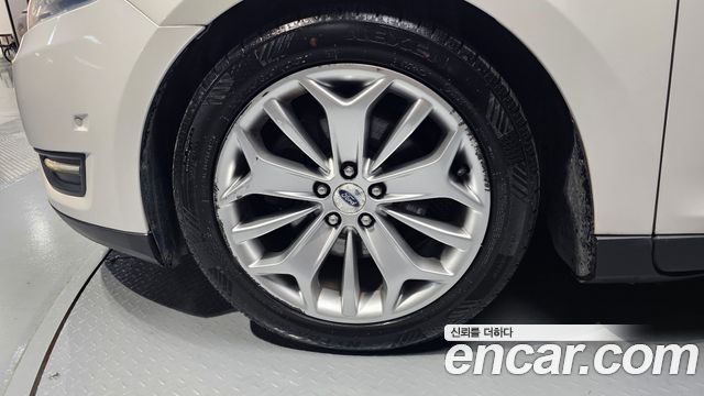 Ford Taurus 2.0 Limited EcoBoost 6th 2017 — фото 5