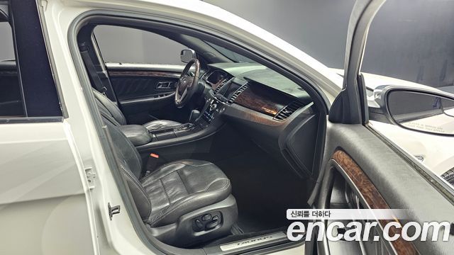 Ford Taurus 2.0 Limited EcoBoost 6th 2017 — фото 11