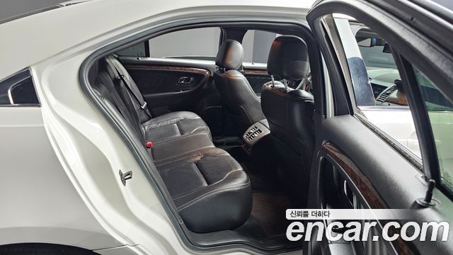 Ford Taurus 2.0 Limited EcoBoost 6th 2017 — фото 12