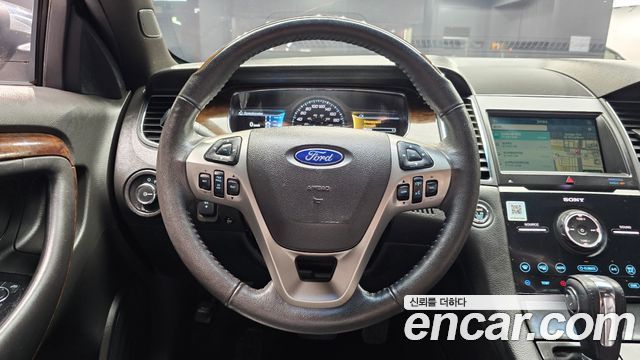 Ford Taurus 2.0 Limited EcoBoost 6th 2017 — фото 13