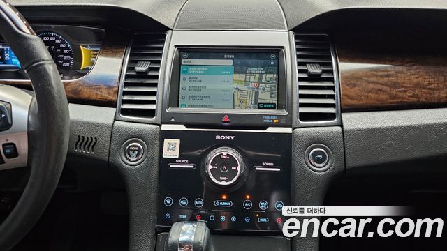 Ford Taurus 2.0 Limited EcoBoost 6th 2017 — фото 14