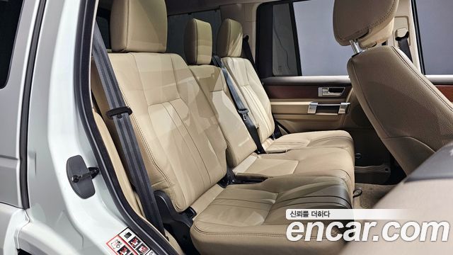 Land Rover Discovery 4 3.0 SDV6 SE 2016 — фото 11