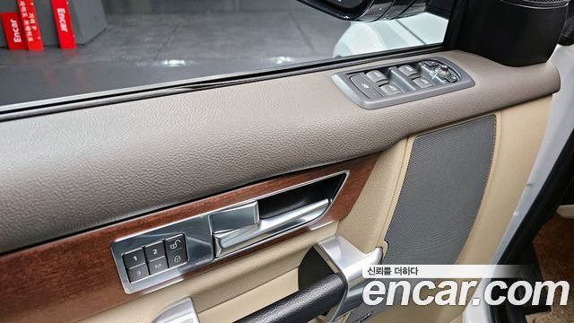 Land Rover Discovery 4 3.0 SDV6 SE 2016 — фото 16