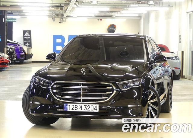 Mercedes-Benz E-Class (W214) E300 4MATIC Exclusive