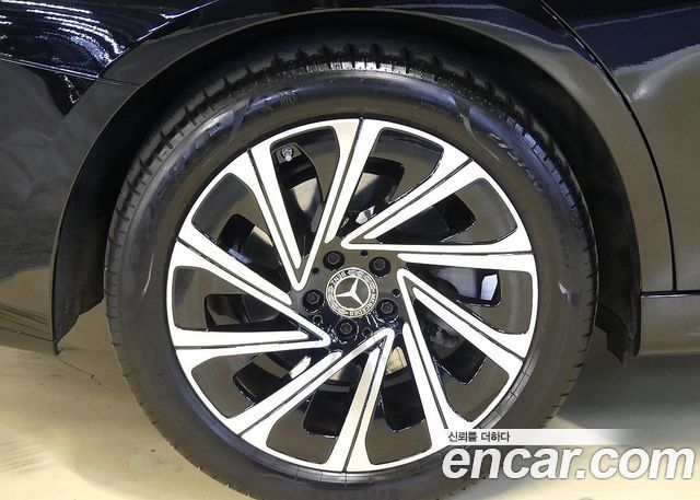 Mercedes-Benz E-Class (W214) E300 4MATIC Exclusive 2024 — фото 9