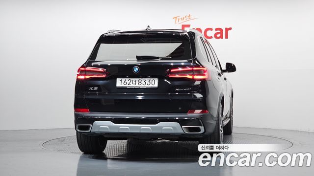 BMW X5 (G05) xDrive 40i xLine 2023 — фото 4