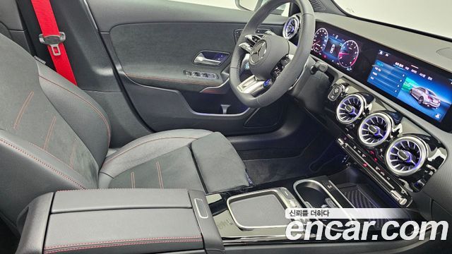 Mercedes-Benz A-Class (W177) AMG A35 4MATIC Sedan 2025 — фото 9