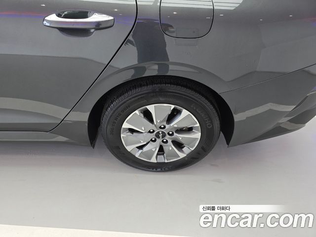Kia K5 Hybrid (III) Trendy 2023 — фото 5
