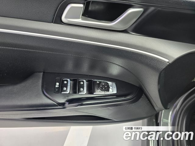 Kia K5 Hybrid (III) Trendy 2023 — фото 15