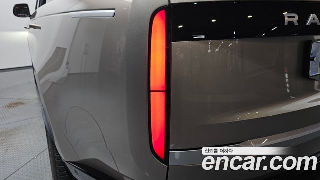 Land Rover Range Rover (V) P530 Autobiography Long Wheel Base 2023 — фото 29