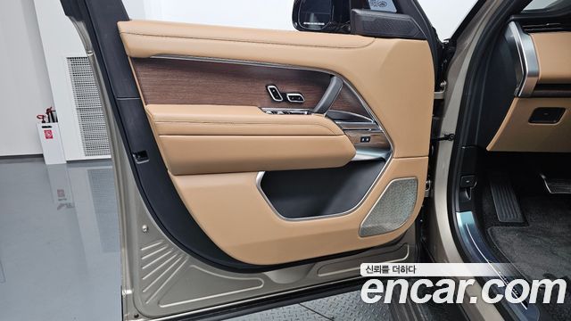 Land Rover Range Rover (V) P530 Autobiography Long Wheel Base 2023 — фото 30