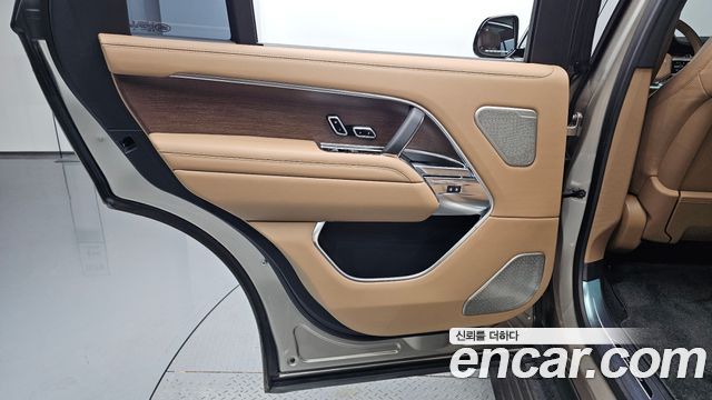 Land Rover Range Rover (V) P530 Autobiography Long Wheel Base 2023 — фото 31