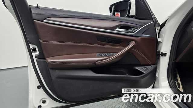 BMW 5 Series (G30) 530i xDrive M Sport Package Plus 2017 — фото 24