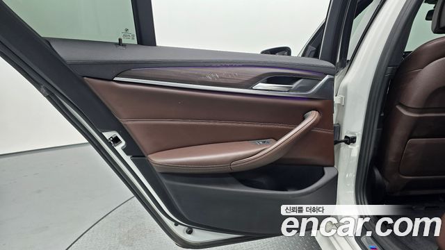 BMW 5 Series (G30) 530i xDrive M Sport Package Plus 2017 — фото 25