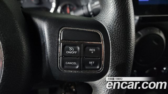 Jeep Wrangler (JK) 3.6 Sport 2Door 2013 — фото 23