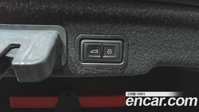 Audi A8 60 TDI Quattro D4 2015 — фото 16