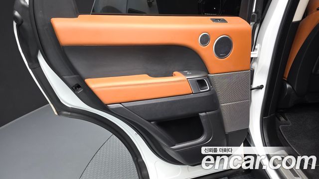 Land Rover Range Rover Sport (II) 3.0 SDV6 HSE Dynamic 2017 — фото 25